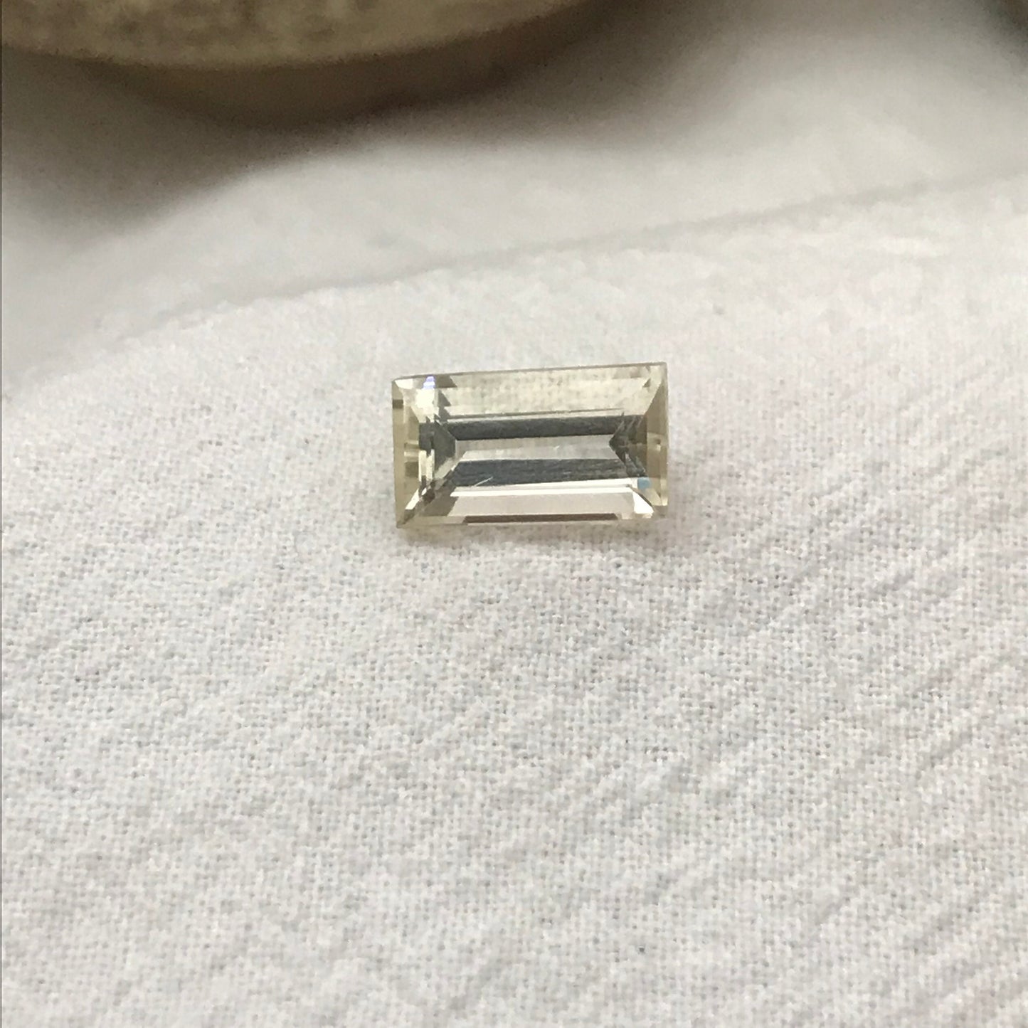 3.26 carat Yellow Scapolite, 11.7x6.7mm Baguette cut, Cut loose Gemstone Faceted Gem Natural Gems