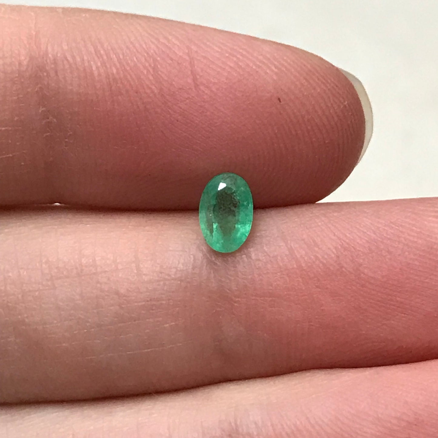 0.41cts Natural Emerald 6x4mm Oval Cut Faceted Light Green Emerald, Gem Precious Gemstone Loose Recycled Gemstone