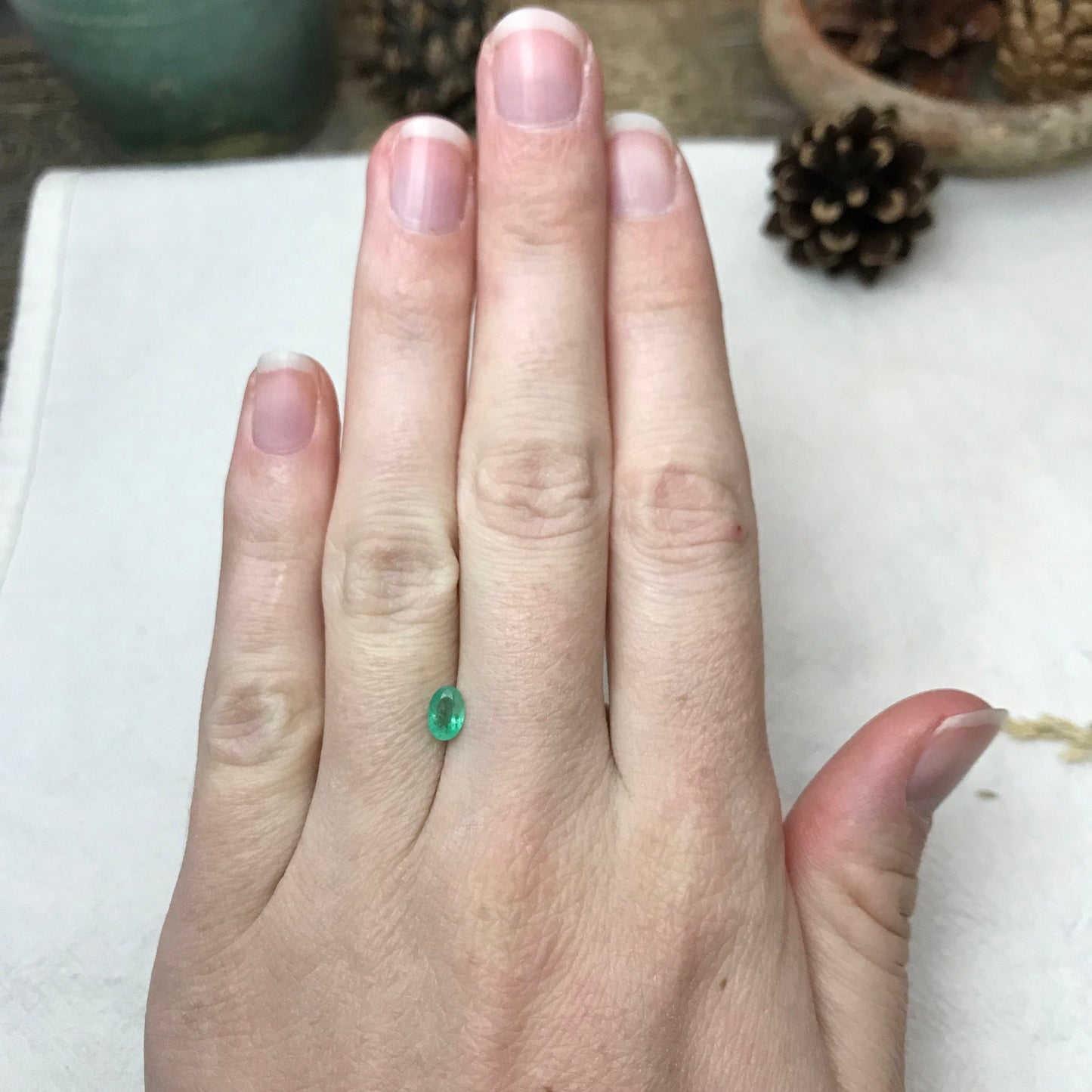 0.41cts Natural Emerald 6x4mm Oval Cut Faceted Light Green Emerald, Gem Precious Gemstone Loose Recycled Gemstone