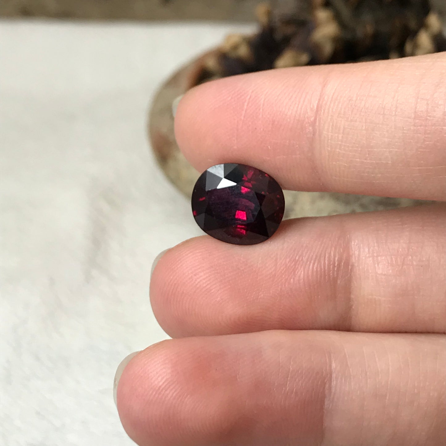 7 ct Natural Rhodolite Garnet, 12x10mm Red Garnet, Faceted Oval Cut Raspberry Garnet, Gem with Rutile Incusions,