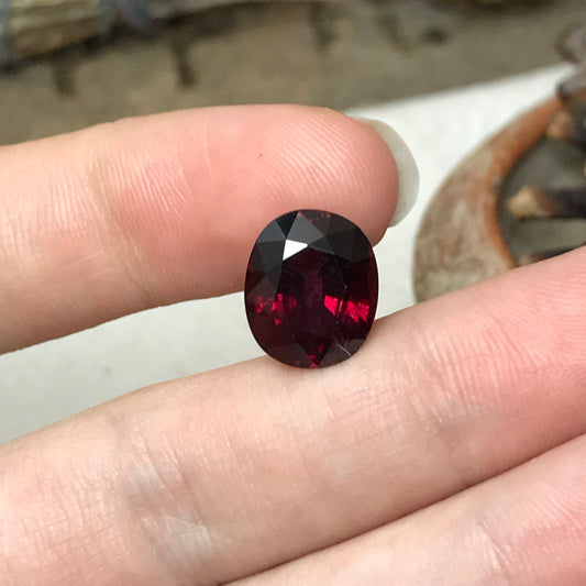 7 ct Natural Rhodolite Garnet, 12x10mm Red Garnet, Faceted Oval Cut Raspberry Garnet, Gem with Rutile Incusions,