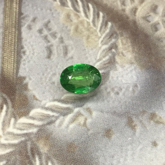 Natural Tsavorite Garnet 0.91 carats 7x5mm Faceted Oval cut