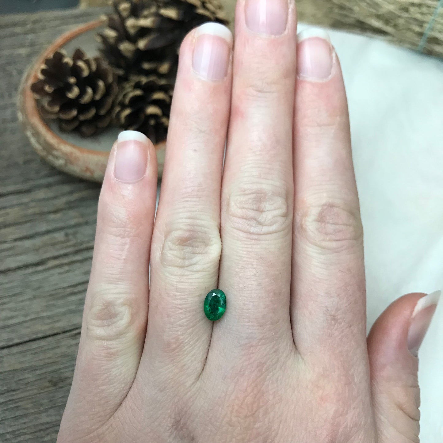 7x5mm Natural Green Emerald 0.70 carat, Oval Cut, Nice Green Emerald, Faceted Loose Gemstone for Jewelry, Excellent Color Emerald