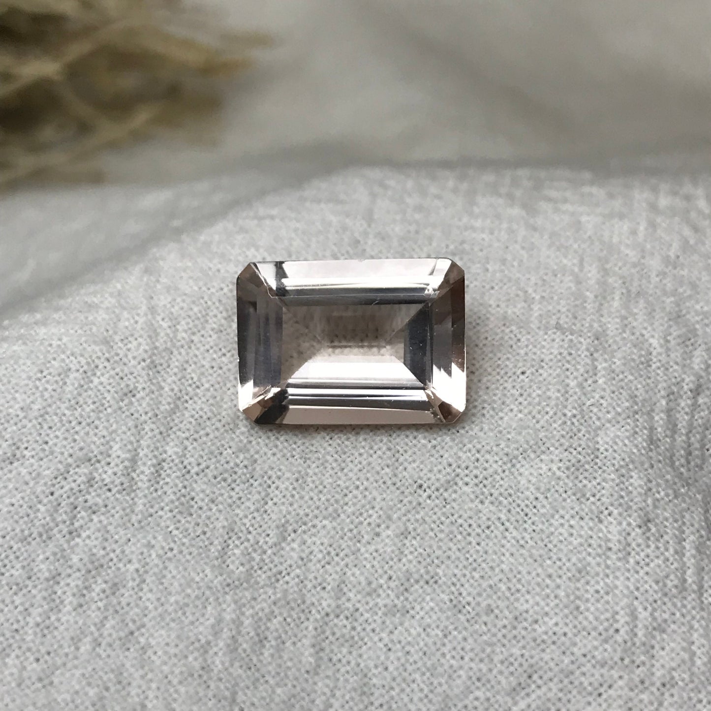 14x10mm Morganite 5.92 Carat Emerald Cut Peachy Pink Loose Gemstone For Engagement Ring