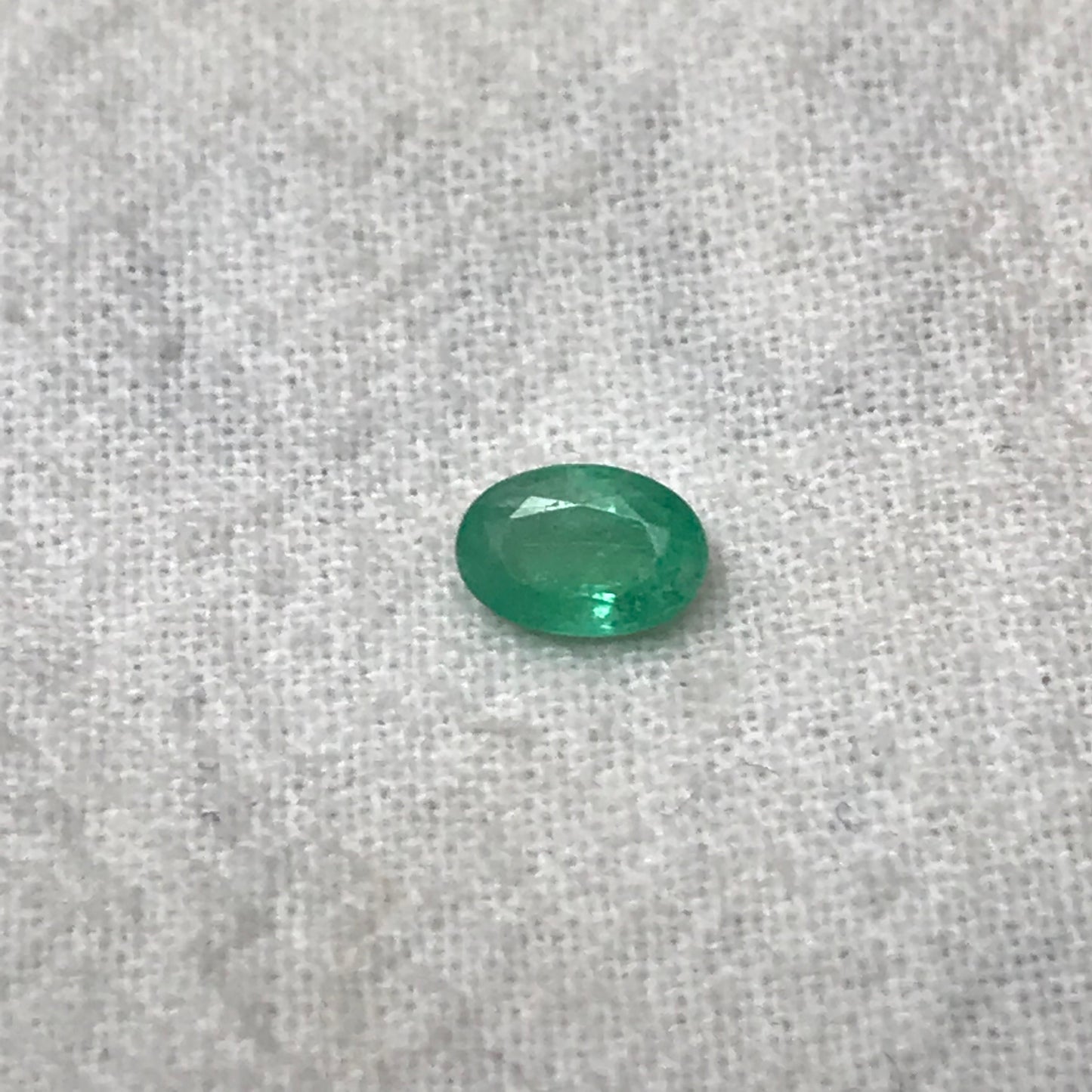 0.41cts Natural Emerald 6x4mm Oval Cut Faceted Light Green Emerald, Gem Precious Gemstone Loose Recycled Gemstone