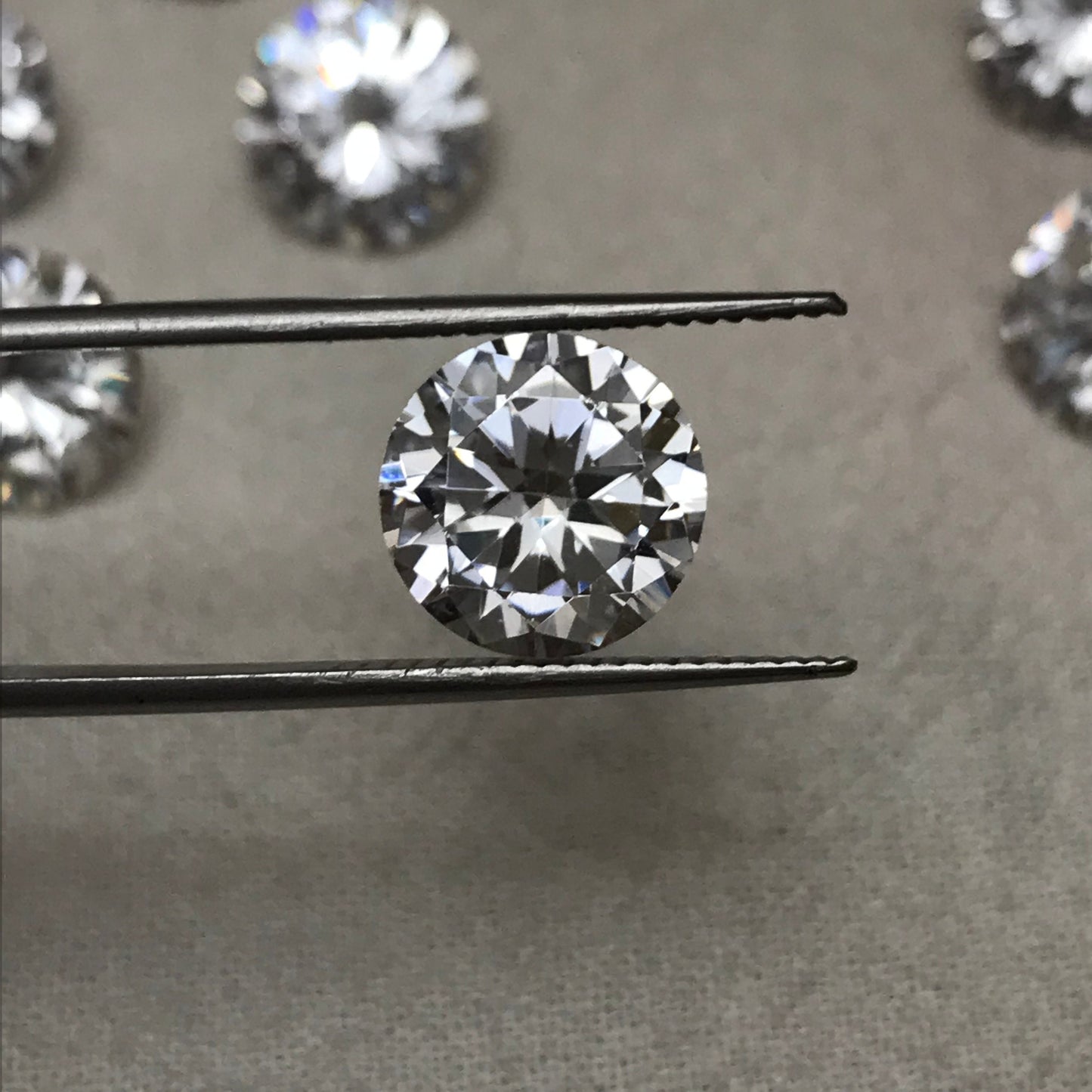 One- 10mm Round Cubic Zirconia 6-7 carat Clear Colorless CZ, Inexpensive Diamond Simulant,  Faceted Loose Gemstone for Jewelry Setting