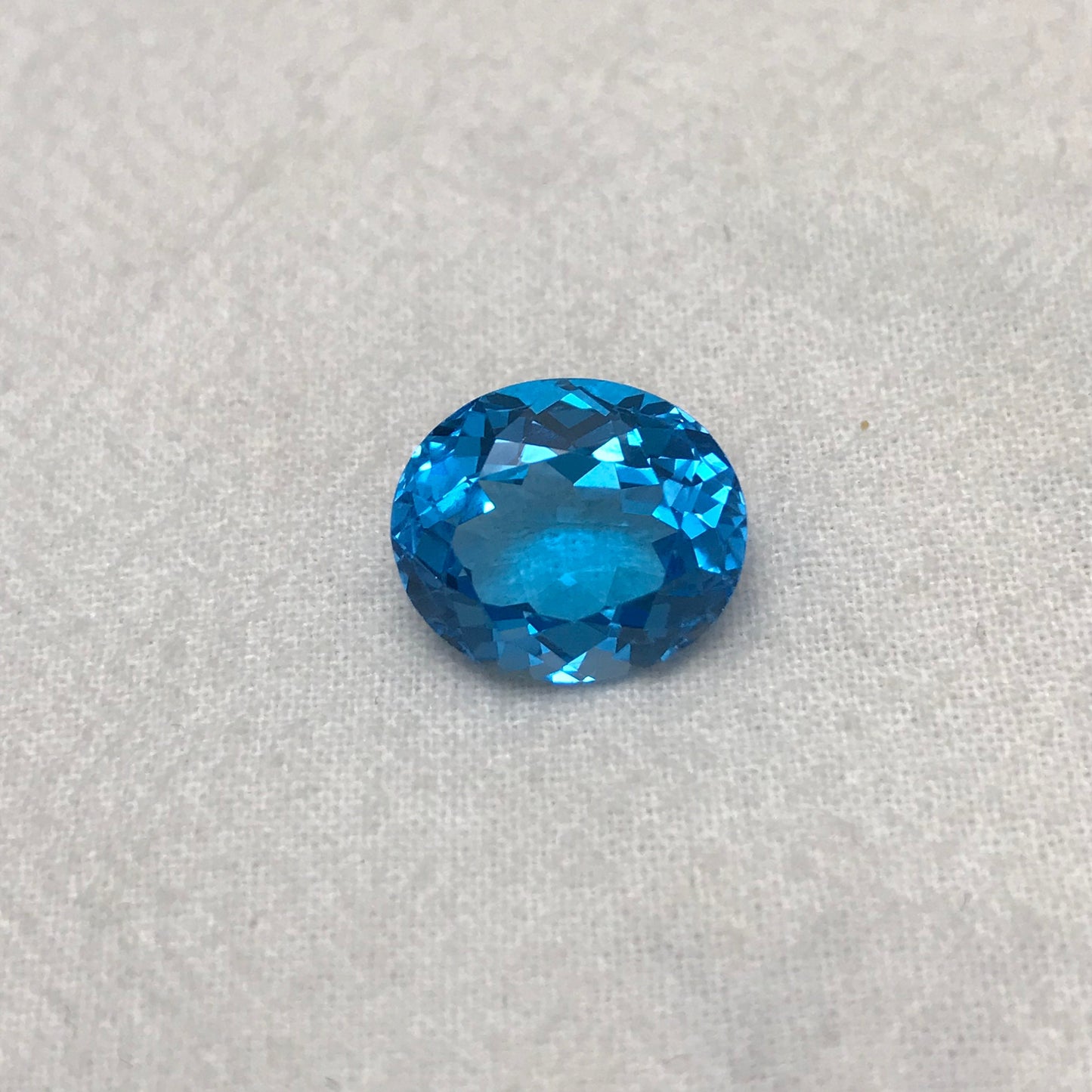 Swiss Blue Topaz 14x12mm Oval Cut Loose Topaz 10 ct Gemstones Bright Blue Topaz Faceted Very Blue Topaz Unmounted December Birthstone