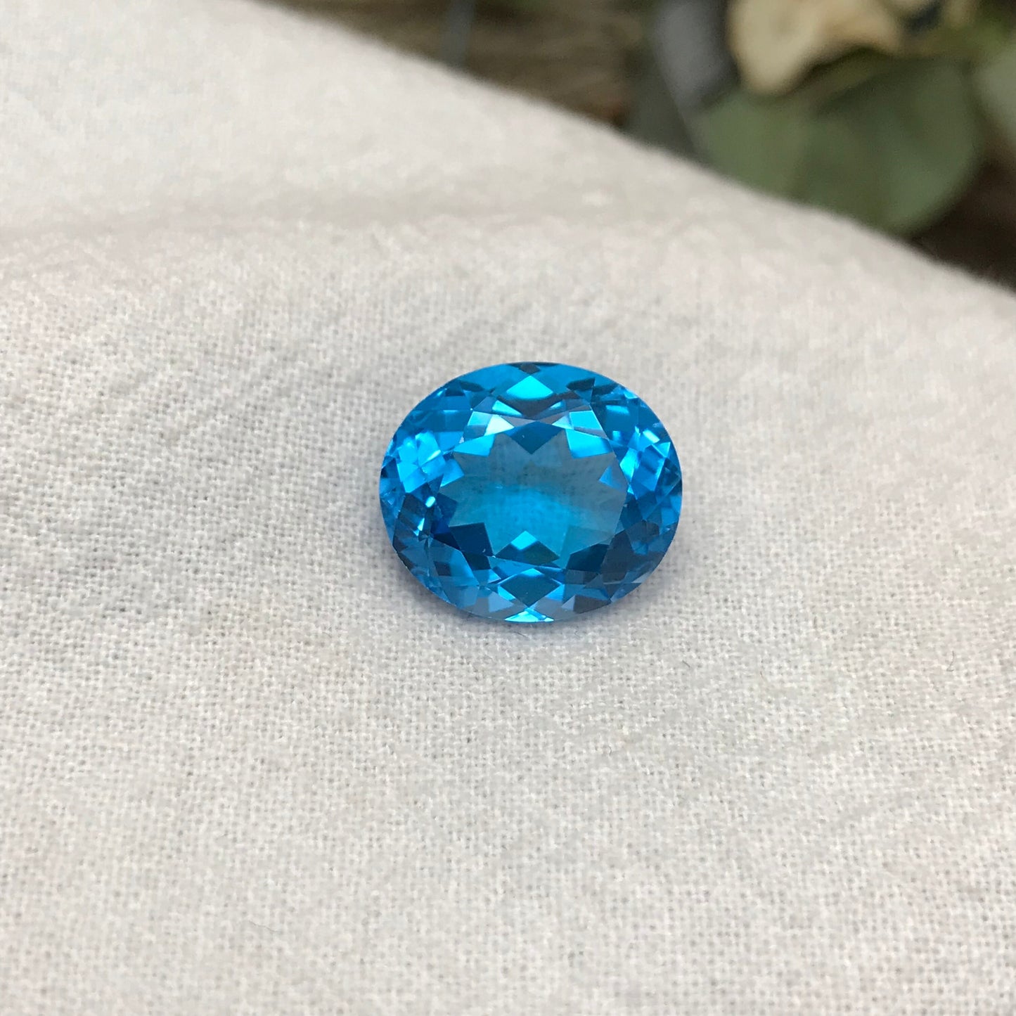 Swiss Blue Topaz 14x12mm Oval Cut Loose Topaz 10 ct Gemstones Bright Blue Topaz Faceted Very Blue Topaz Unmounted December Birthstone