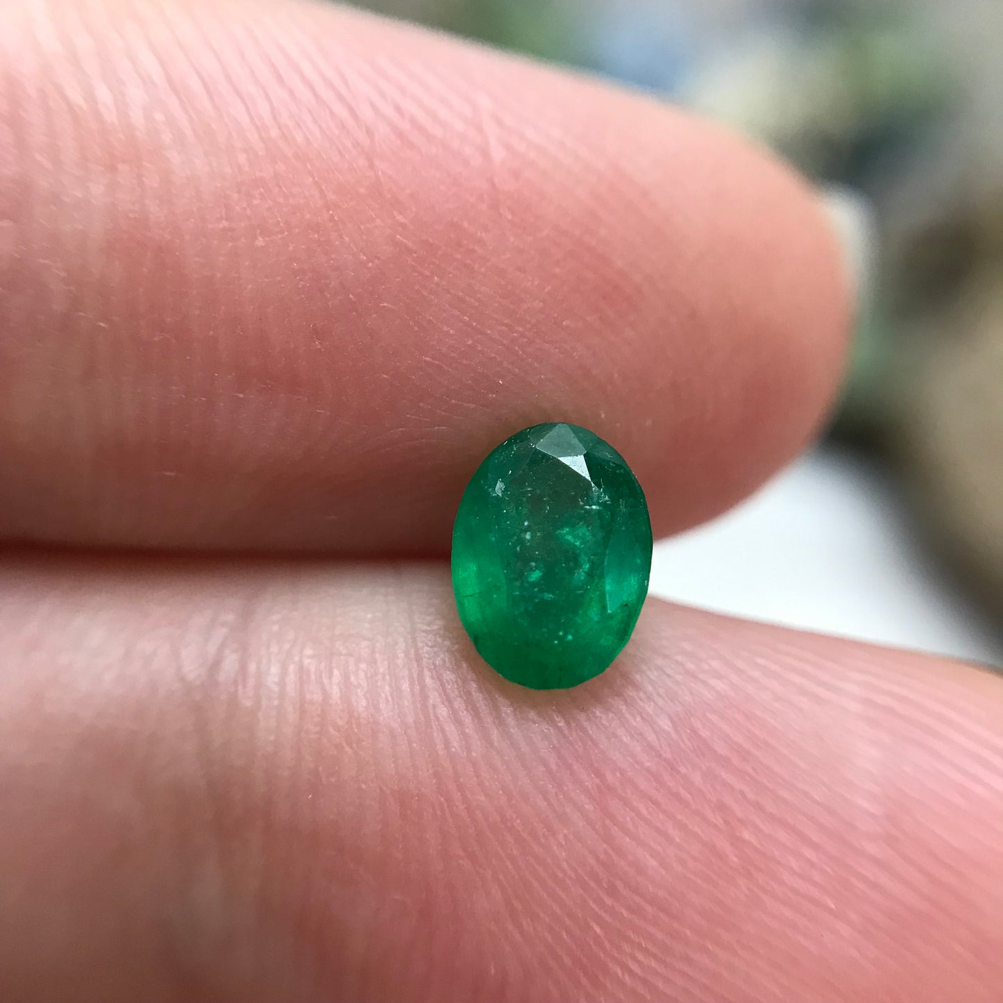 7x5mm Natural Green Emerald 0.75 carat, Oval Cut, Nice Green Emerald, Faceted Loose Gemstone for Jewelry, Medium Green Emerald
