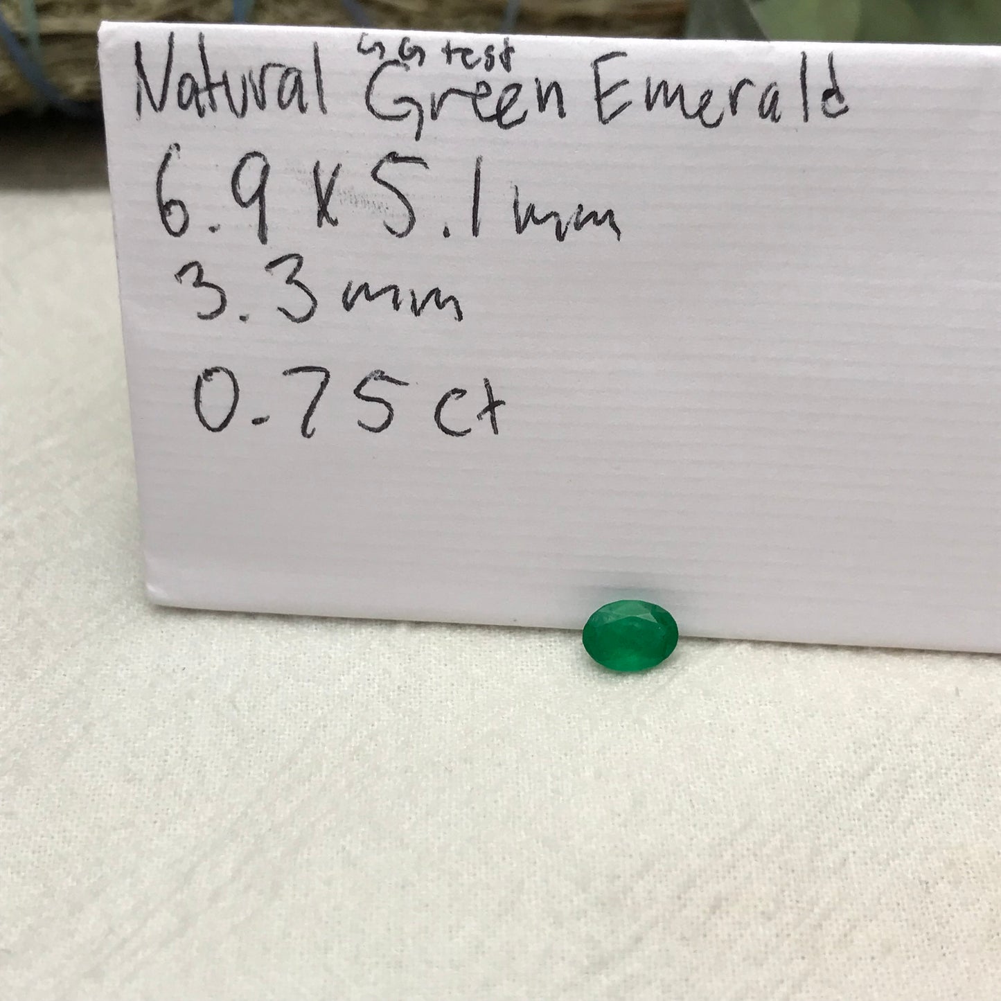 7x5mm Natural Green Emerald 0.75 carat, Oval Cut, Nice Green Emerald, Faceted Loose Gemstone for Jewelry, Medium Green Emerald