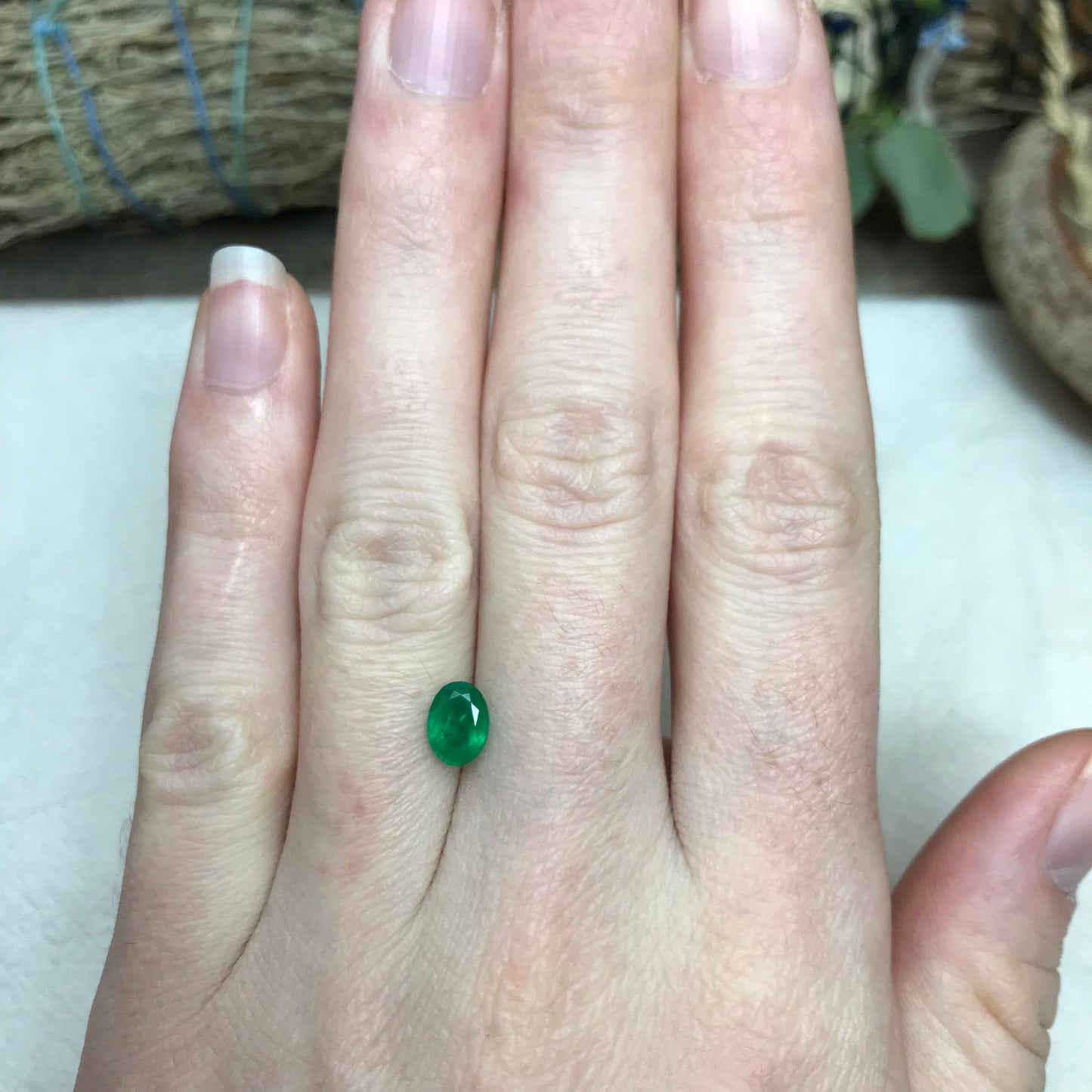 7x5mm Natural Green Emerald 0.75 carat, Oval Cut, Nice Green Emerald, Faceted Loose Gemstone for Jewelry, Medium Green Emerald