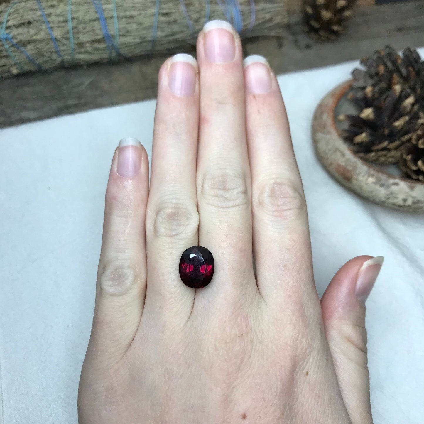 7 ct Natural Rhodolite Garnet, 12x10mm Red Garnet, Faceted Oval Cut Raspberry Garnet, Gem with Rutile Incusions,