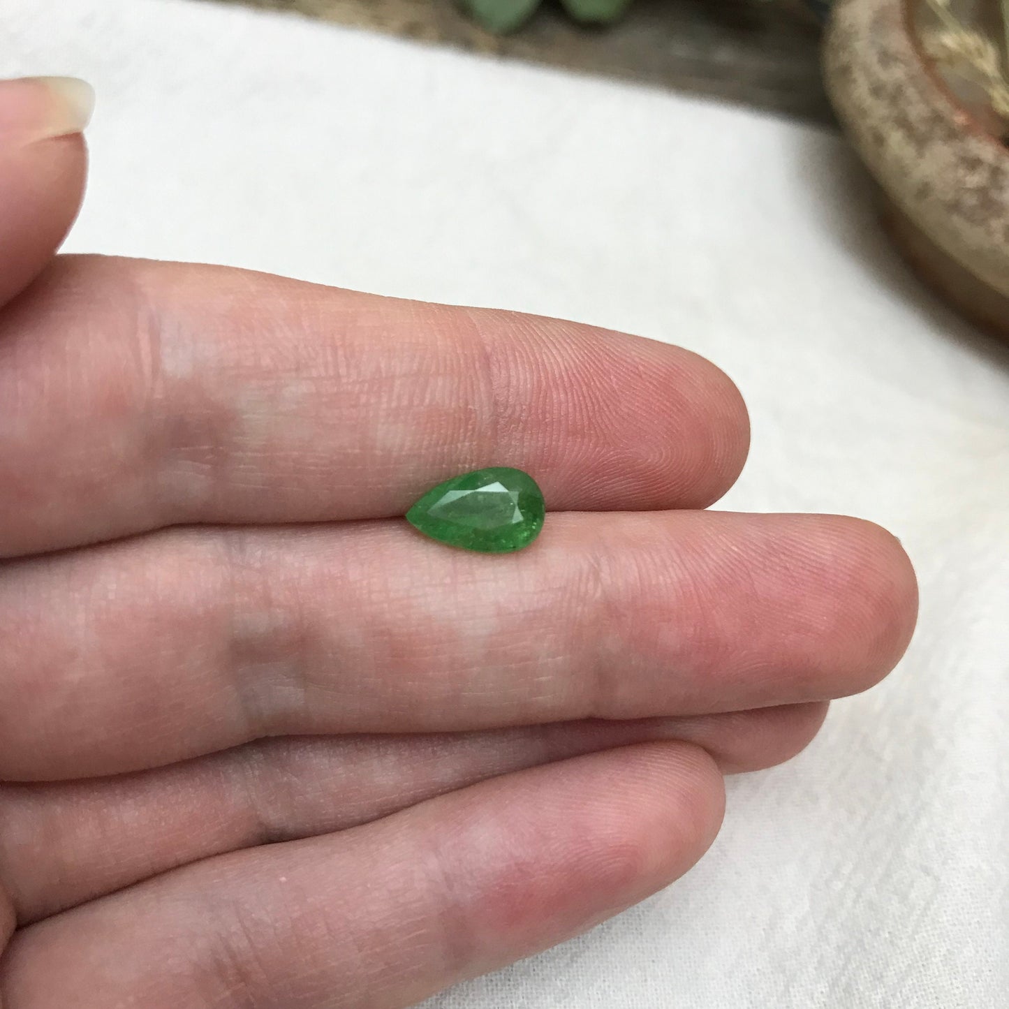 2 Ct Natural Green Tsavorite Garnet 9.5x6mm Pear Cut, 1.96 ct, Faceted Loose Unmounted Gemstone for Jewelry, Emerald look a like.