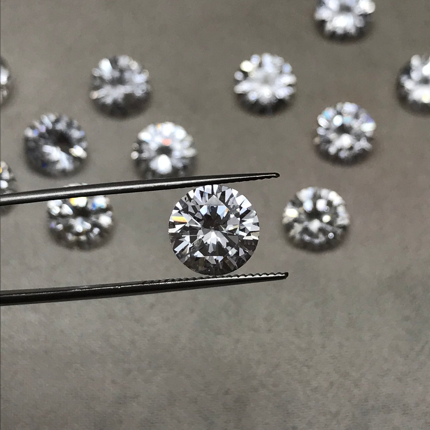 One- 10mm Round Cubic Zirconia 6-7 carat Clear Colorless CZ, Inexpensive Diamond Simulant,  Faceted Loose Gemstone for Jewelry Setting