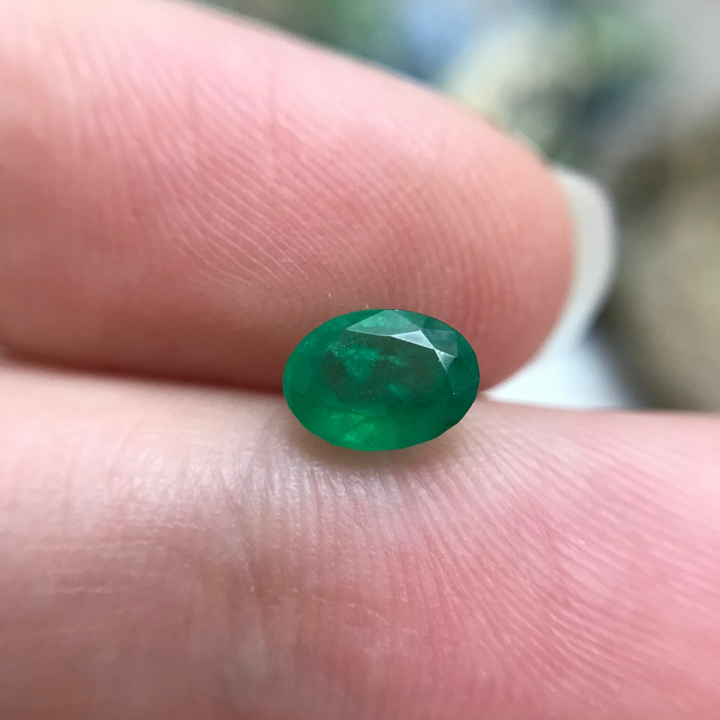7x5mm Natural Green Emerald 0.75 carat, Oval Cut, Nice Green Emerald, Faceted Loose Gemstone for Jewelry, Medium Green Emerald