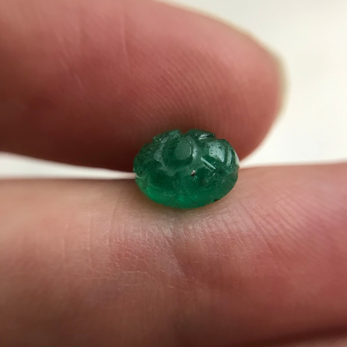 8x6mm Natural Emerald Oval Flower Carving 1.53 carat Precious Gemstone Loose Cabochon Emerald, Unique Carved Emerald