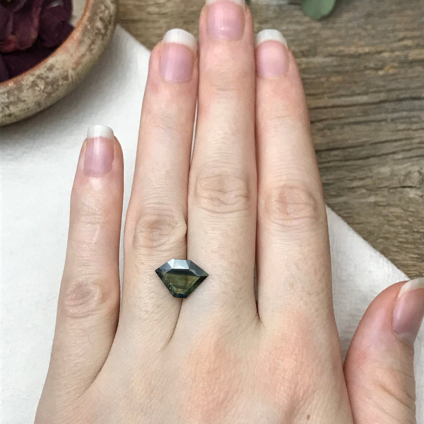 2.28 ct Natural Bi Color Sapphire, 13x9mm Fancy Tab Cut, Heated Blue Green Sapphire, Freeform Shield cut, Faceted Loose Hexagon Gemstone