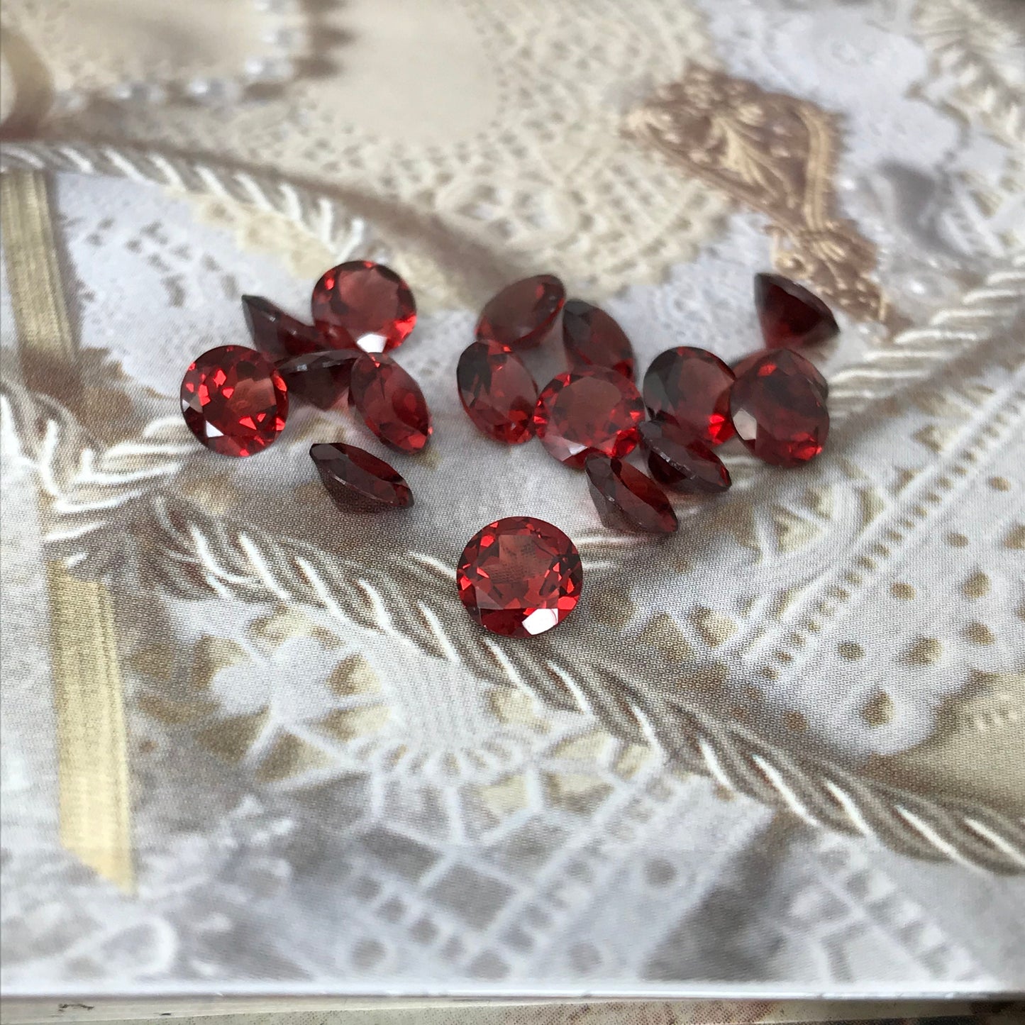 One 6mm Round Garnet Faceted Loose Stone, Unmounted Gemstone Red Flowing Gems Approx 0.80 to 1 ct Garnet