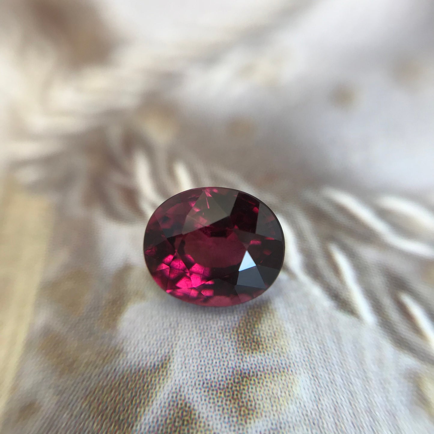 Natural Rhodolite Garnet, 1.23 carat, 6.5 x 5.5 mm Purplish Pink Garnet, Faceted Oval Cut Raspberry Garnet Gem, Pink Garnet