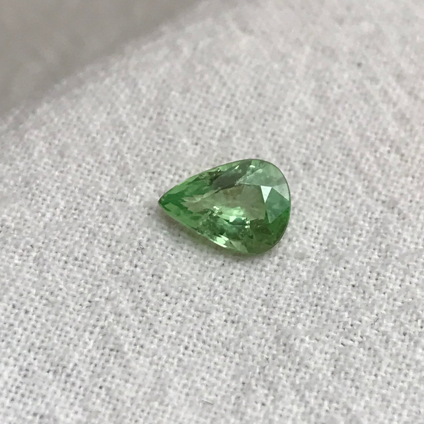 1 Ct Natural Mint Green Tsavorite Garnet 7.8x5.6mm Pear Cut, Wholesale Faceted Loose Gemstone for Jewelry, Emerald look a like.