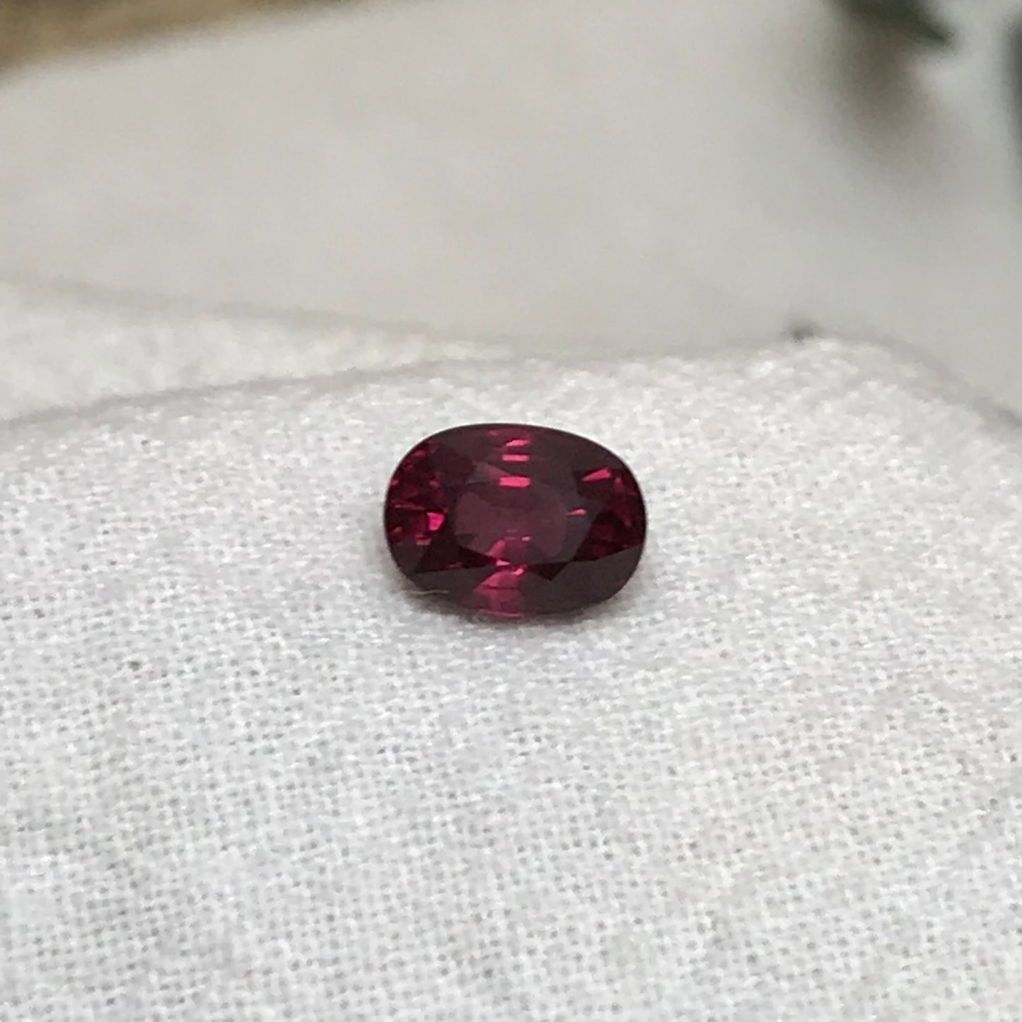 Purplish Pink Rhodolite Garnet 1.44 carat 7.3 x 5.3 mm Oval Cut, Faceted Loose Unmounted Gemstone, Raspberry Garnet
