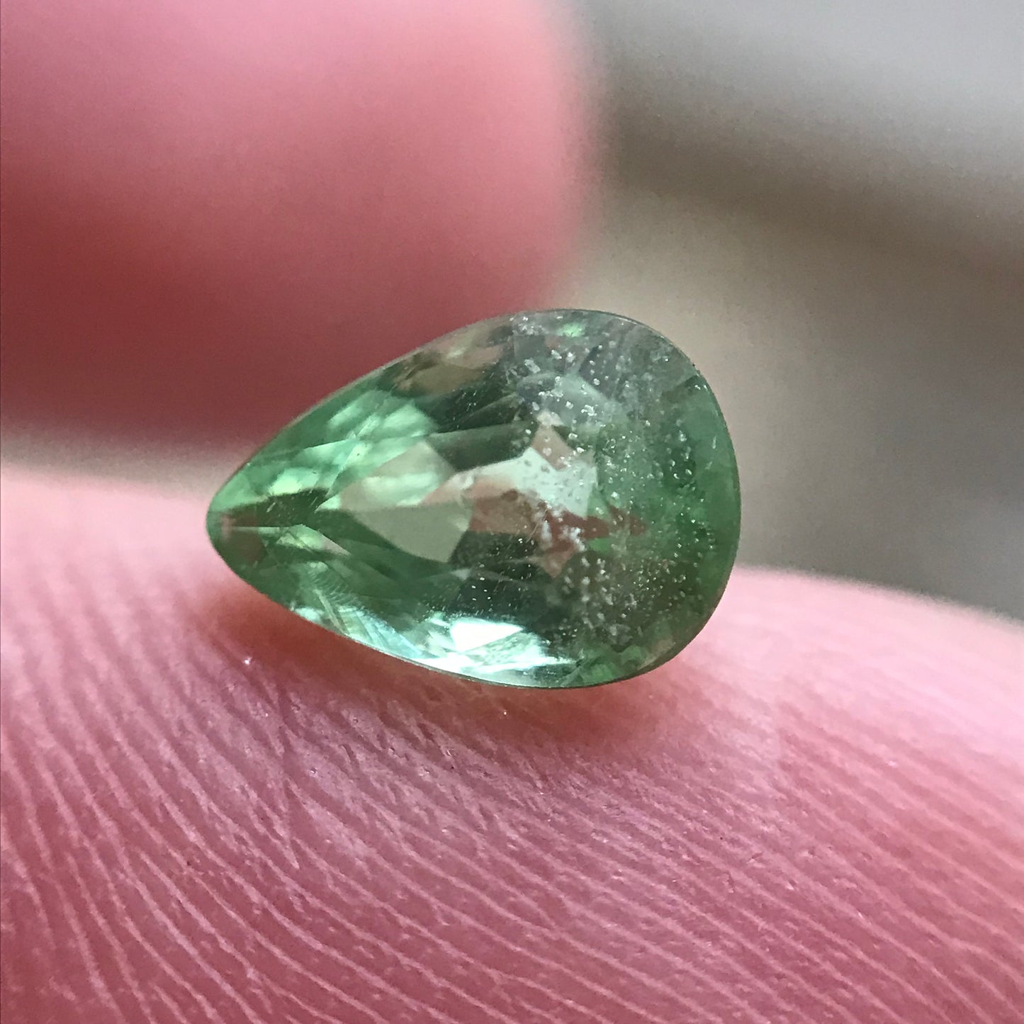 7x5mm Natural Pastel Green Tsavorite Garnet 0.98 carat, Pear Cut, Wholesale Faceted Loose Gemstone for Jewelry, Mint Green, 1 Ct