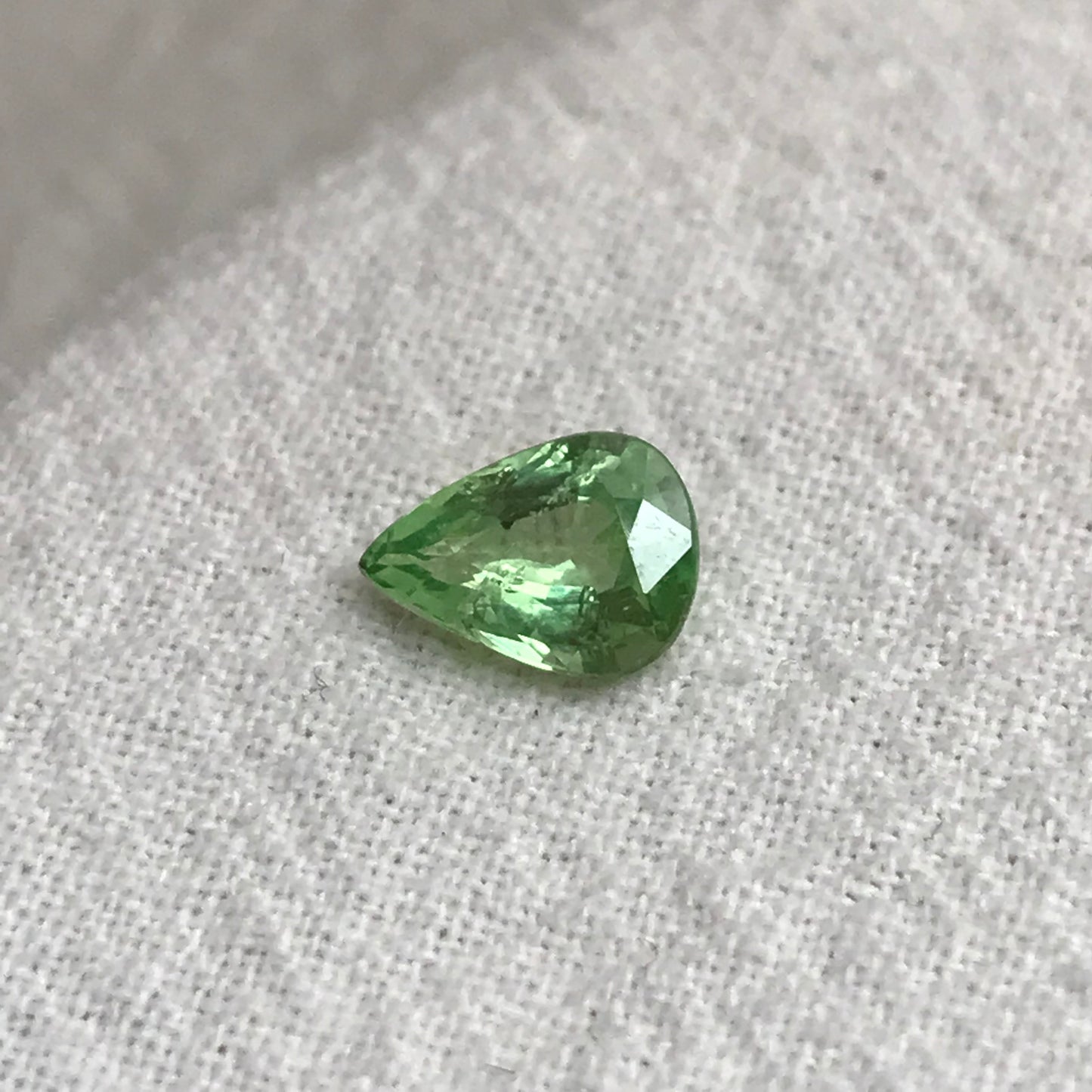 1 Ct Natural Mint Green Tsavorite Garnet 7.8x5.6mm Pear Cut, Wholesale Faceted Loose Gemstone for Jewelry, Emerald look a like.