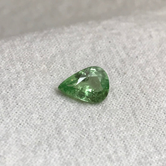 1 Ct Natural Mint Green Tsavorite Garnet 7.8x5.6mm Pear Cut, Wholesale Faceted Loose Gemstone for Jewelry, Emerald look a like.