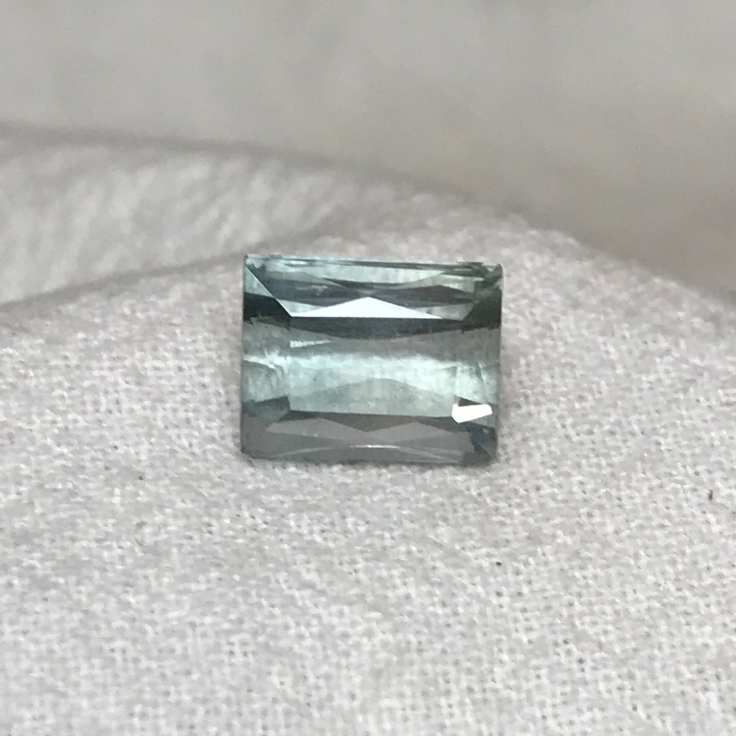 9x7mm Aquamarine 2.56 carat, Rectangle Baguette Cut Natural Aquamarine, Faceted Loose Gem, FlowingGems