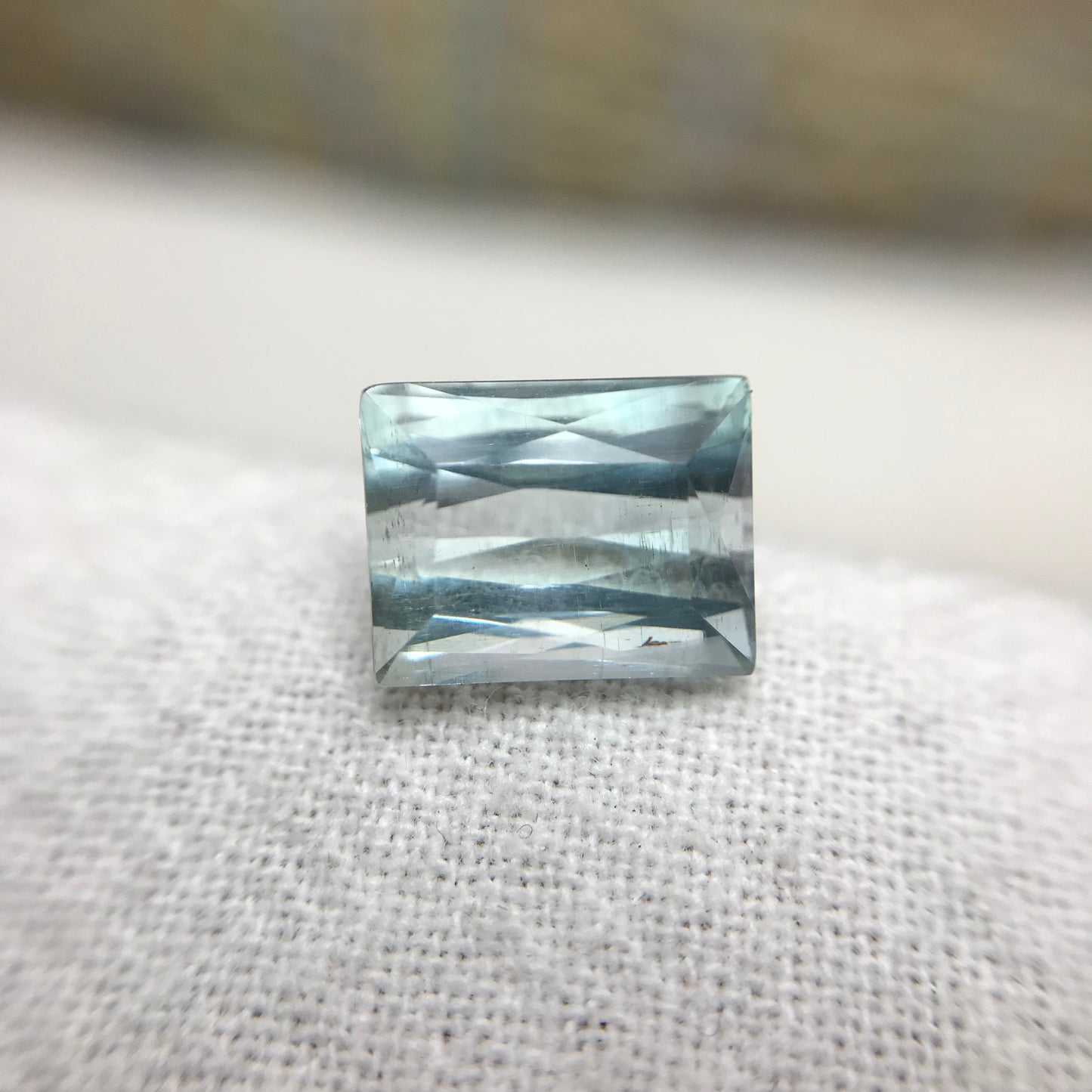 9x7mm Aquamarine 2.56 carat, Rectangle Baguette Cut Natural Aquamarine, Faceted Loose Gem, FlowingGems