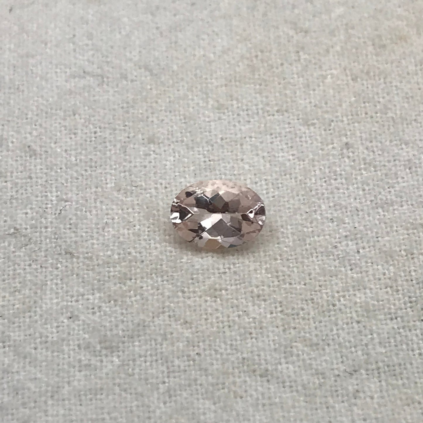 Peachy Pink Morganite 0.70 Carat 7x5mm Oval Cut, Faceted Loose Gemstone