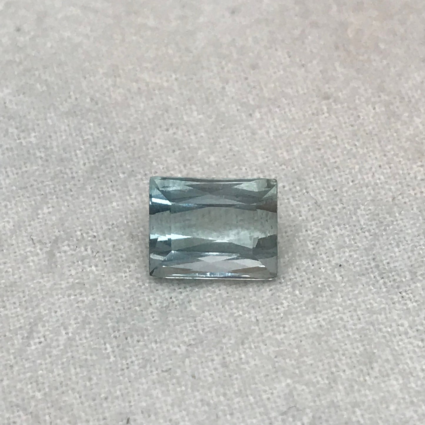 9x7mm Aquamarine 2.56 carat, Rectangle Baguette Cut Natural Aquamarine, Faceted Loose Gem, FlowingGems