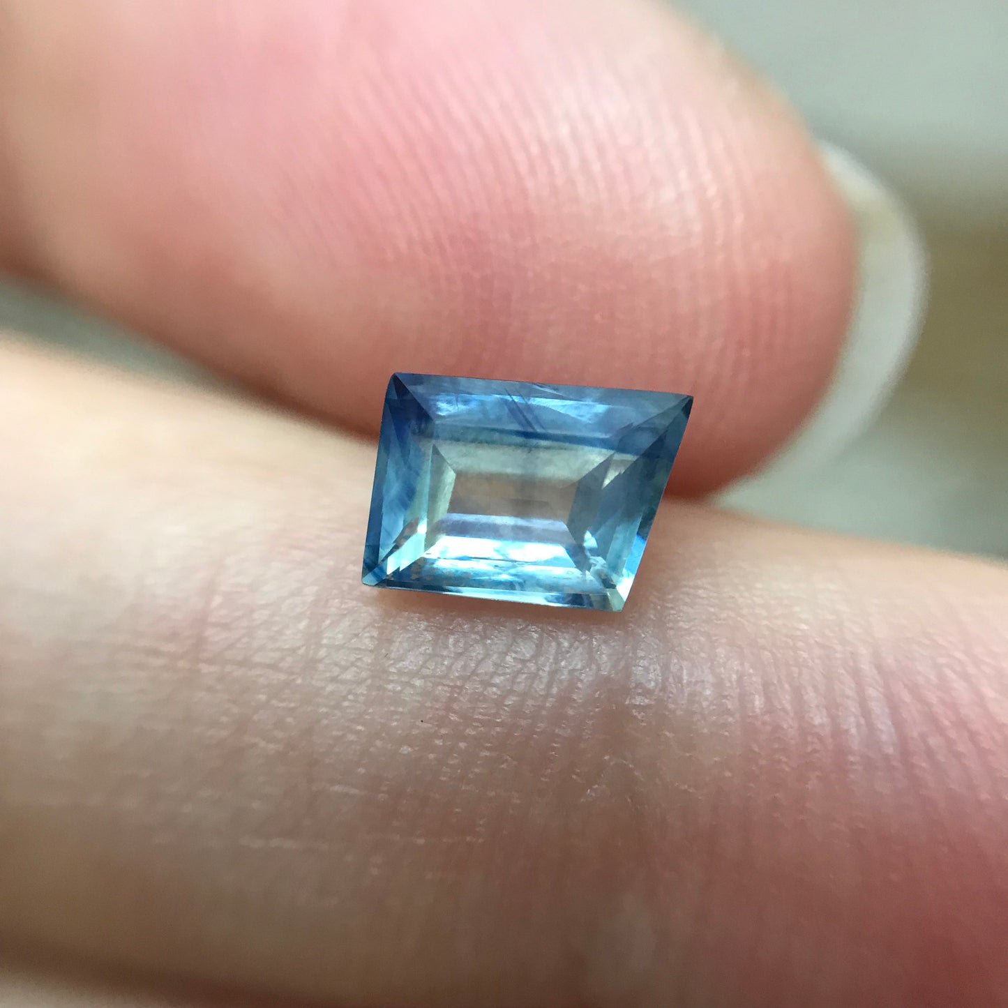 7x5mm Natural Light Blue Whistle Cut Sapphire 1.20 carat Loose Faceted Gemstone Bi-Color Light/Medium Blue Sapphire