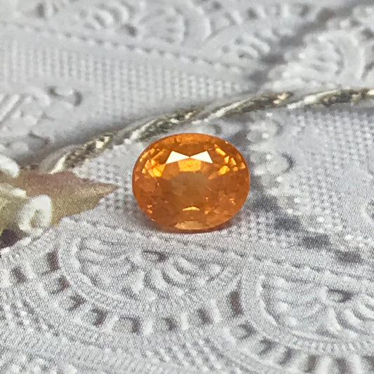 2.85 carats Natural Mandarin Spessartite Garnet 8.4x6.8mm Oval Loose Faceted