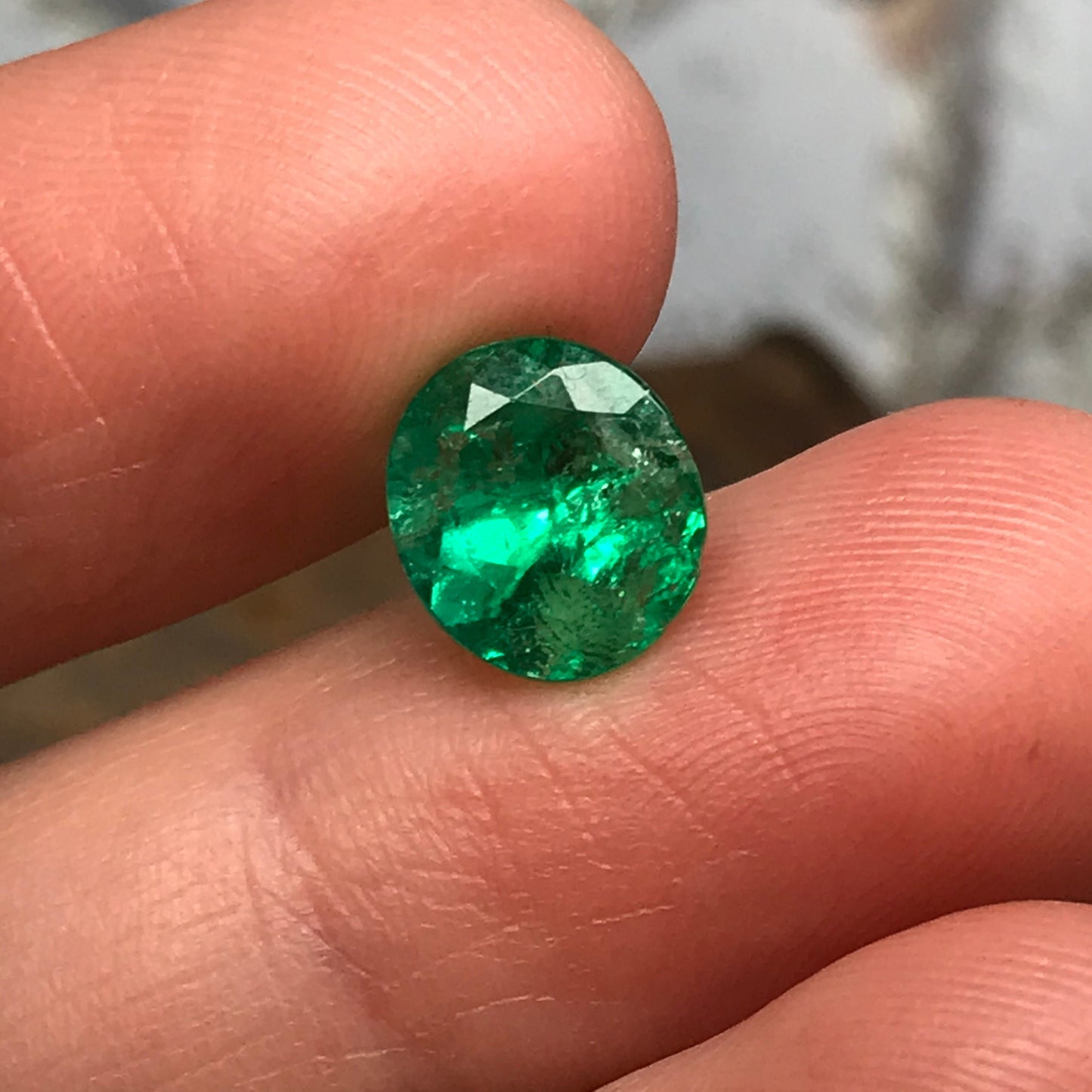 8x9mm Natural Emerald 2.4 Carat Oval Cut Loose Faceted Gem Precious Unmounted Gemstone Real Natural Transparent Green Stone