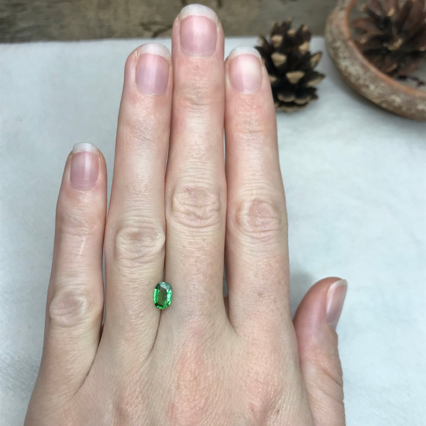 0.66 carat Natural Tsavorite Garnet 7x4.5mm Faceted Oval cut