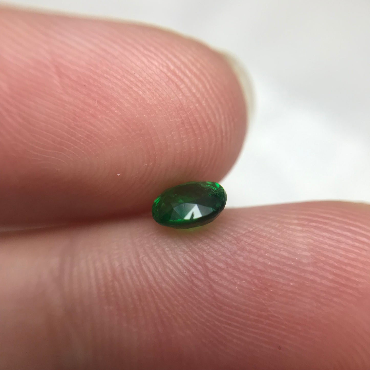 0.60 carat Natural Green Tsavorite Garnet 5.5x4.5mm Oval Cut, Faceted Loose Rich Green