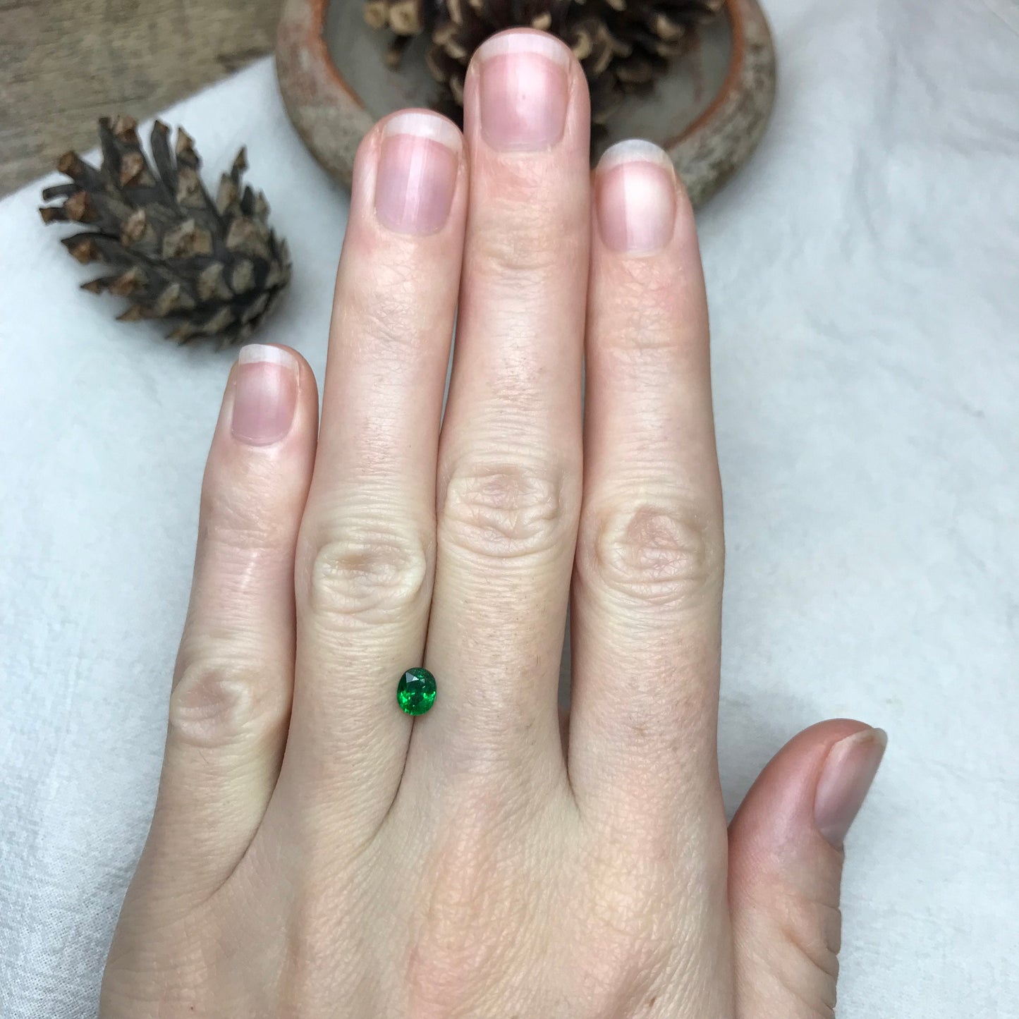 0.60 carat Natural Green Tsavorite Garnet 5.5x4.5mm Oval Cut, Faceted Loose Rich Green