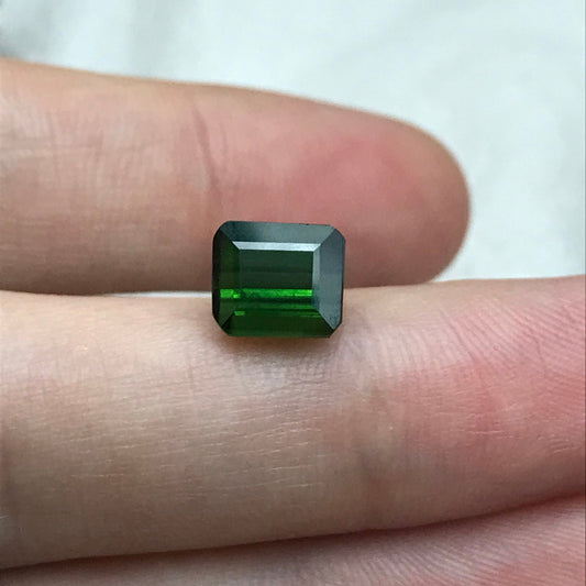 8x7mm Natural Green Tourmaline, 2.91 carat Rectangle Octagon Cut Faceted Loose Gemstone Earth Mined