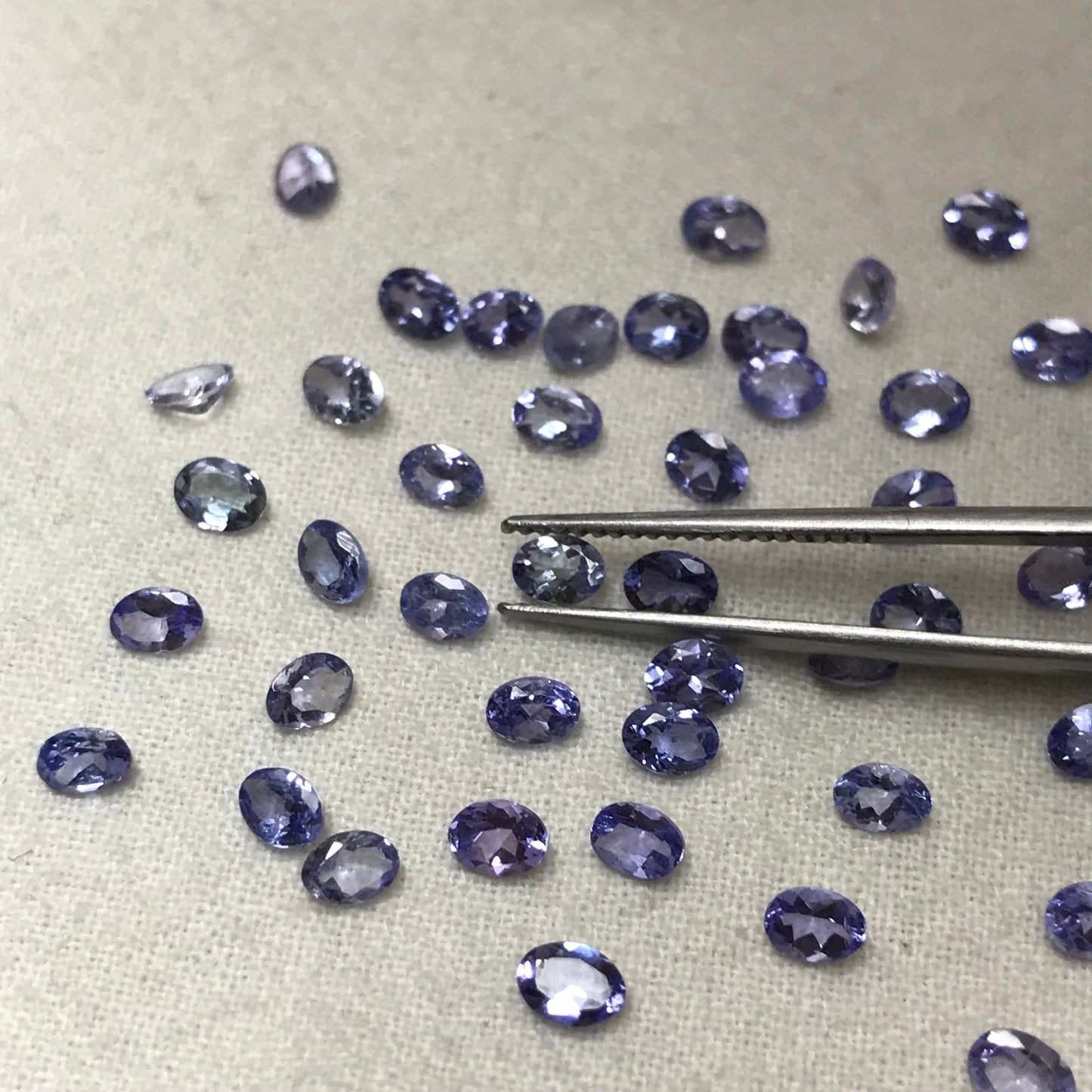 One 4x3mm Violet Tanzanite 0.155 carat average Oval Cut, Faceted Loose Gemstone, Natural Tanzanite, Zoisite