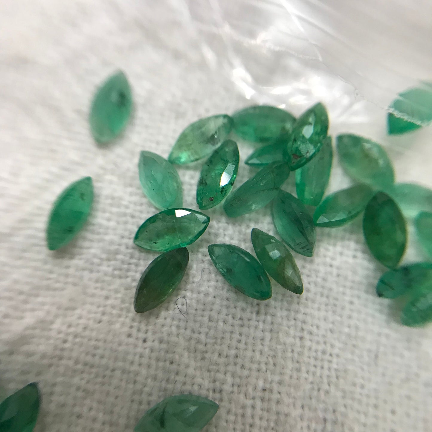 ONE- 4x2mm Emerald Marquise Cut, Faceted Loose Gemstone, Natural Green Brazilian Emerald, Green Beryl