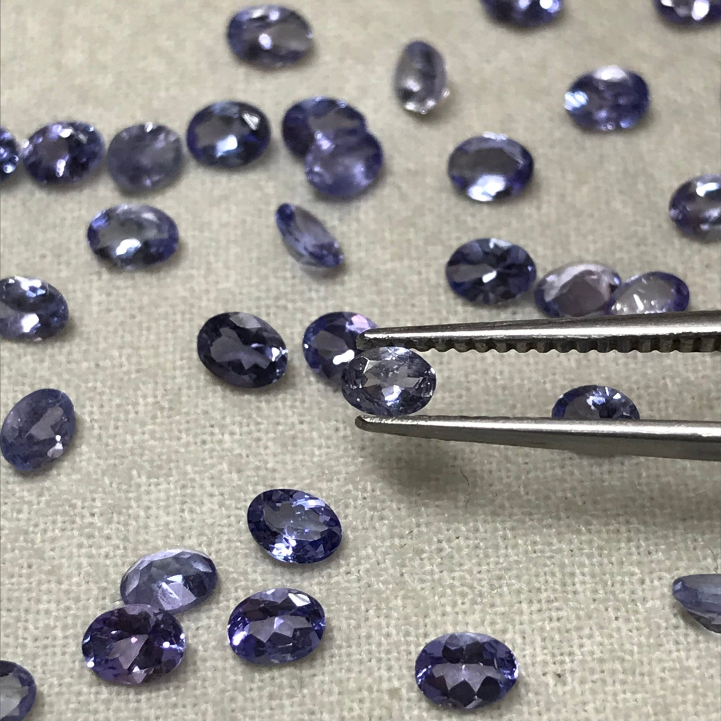 One 4x3mm Violet Tanzanite 0.155 carat average Oval Cut, Faceted Loose Gemstone, Natural Tanzanite, Zoisite
