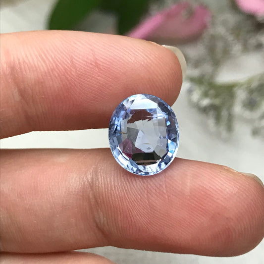 5.51 Ct. Sri Lanka Blue Sapphire GIA Certified Natural Unheated 11.6x10mm Oval cut Faceted Loose  Light BlueSapphire