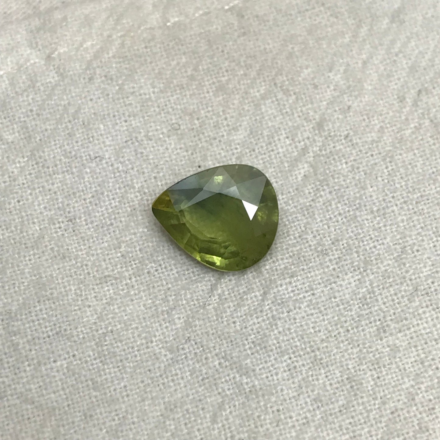 3.24 Ct BE Treated Green Sapphire 10.5x9mm Pear cut, Natural BERYLLIUM TREATED, Faceted Loose Yellow-Green and Blue Sapphire