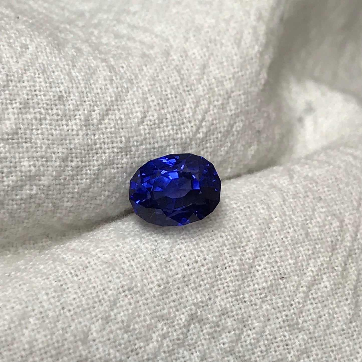 Laboratory-Grown Blue Sapphire GIA Certified 2.71 carat, 7.7x6mm, Natural looking Cut-Modified Oval Mixed Cut