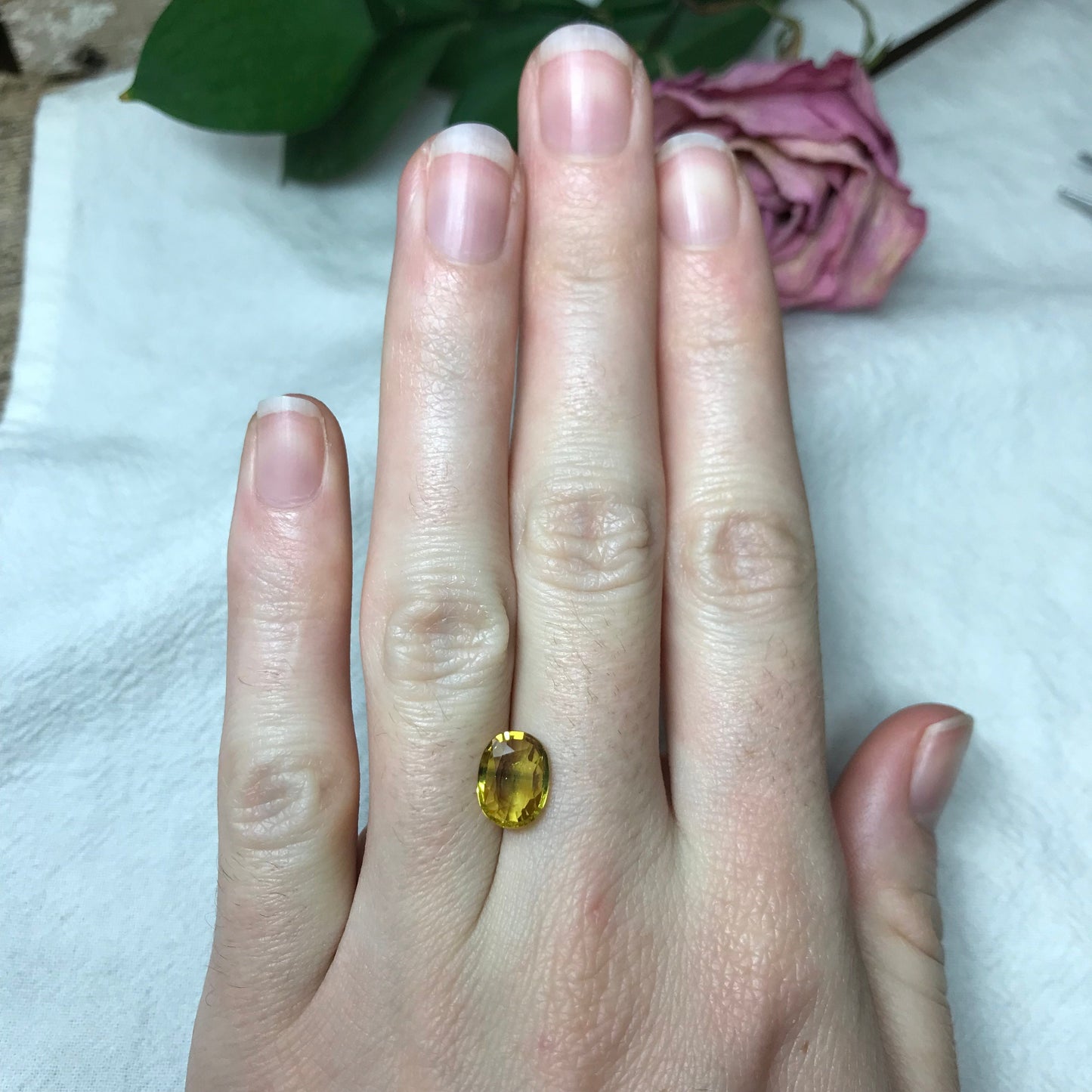 2.41 Ct Yellow Sapphire 9.7x7.4mm Oval Cut Beryllium Treated Sapphire, Faceted Loose Gemstone, BE Treated Parti Sapphire