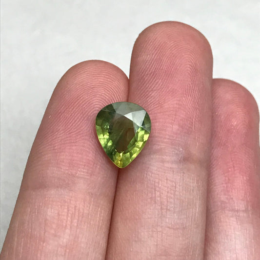 3.24 Ct BE Treated Green Sapphire 10.5x9mm Pear cut, Natural BERYLLIUM TREATED, Faceted Loose Yellow-Green and Blue Sapphire