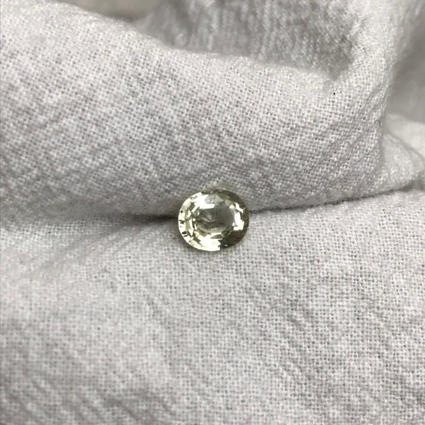 Natural Light Yellow Sapphire 1.24 cts 6.7x5.8mm Oval Corundum Gem Faceted Loose Unmounted Gemstone Heated