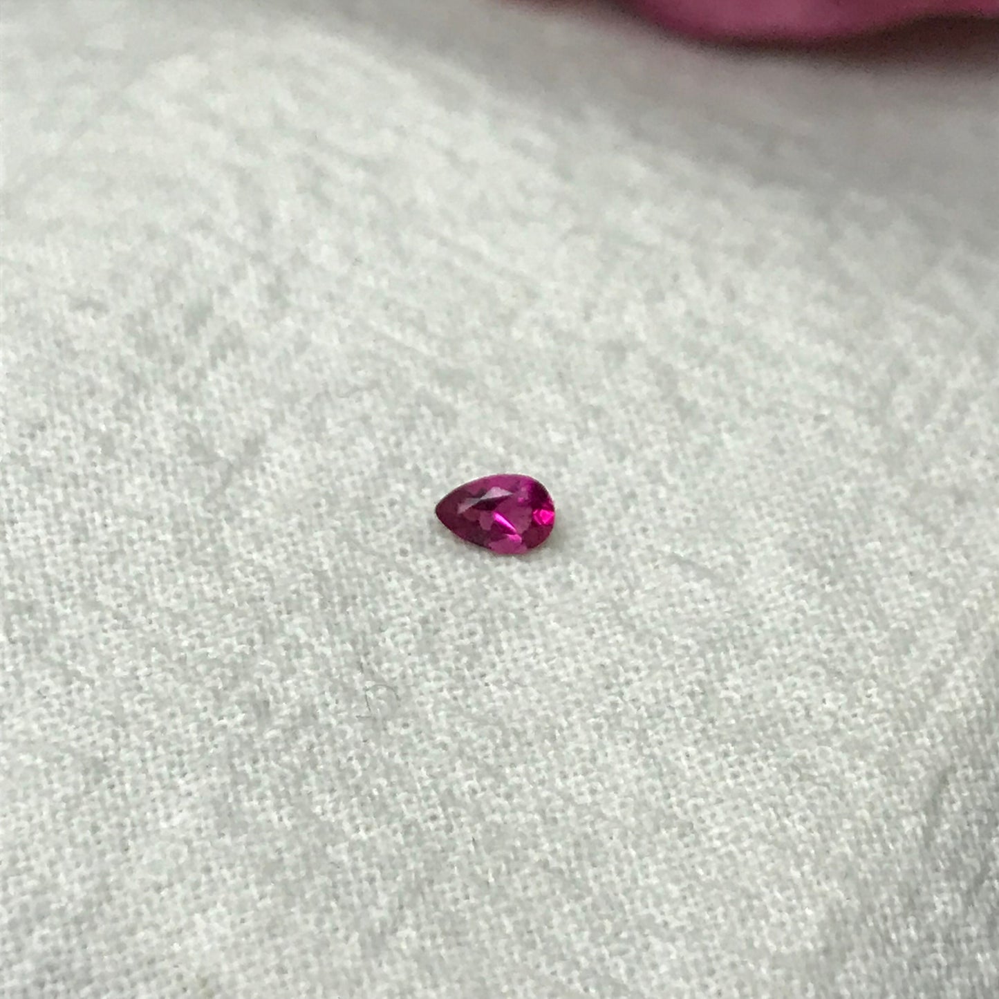 0.11 ct Red Beryl 4x2.6mm Pear Cut, Natural Utah Red Beryl, Faceted Bixbite, VS! Rare Gemstone