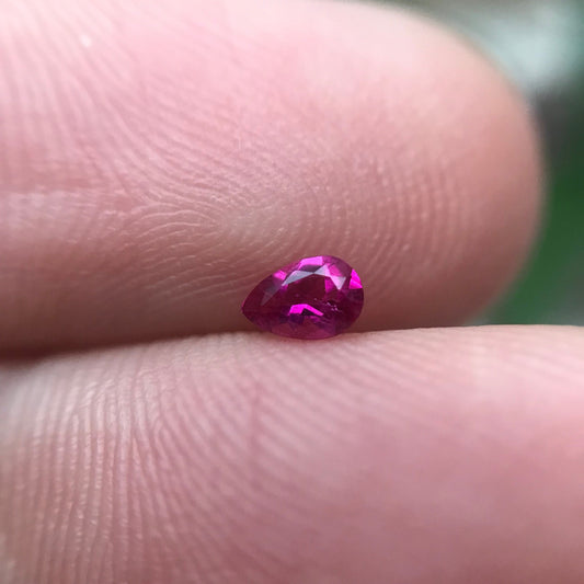 0.11 ct Red Beryl 4x2.6mm Pear Cut, Natural Utah Red Beryl, Faceted Bixbite, VS! Rare Gemstone